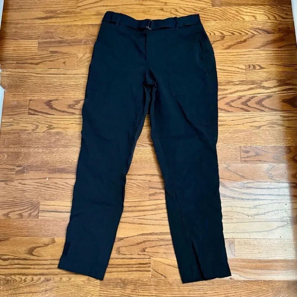 Athleta Trekkie Pants. Black. Size 2.